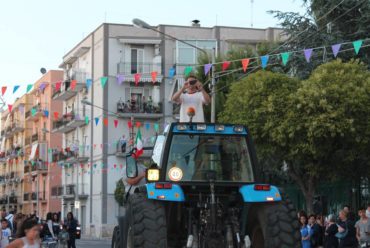 Bisceglie 2015 spettacolo in strada prove di forza